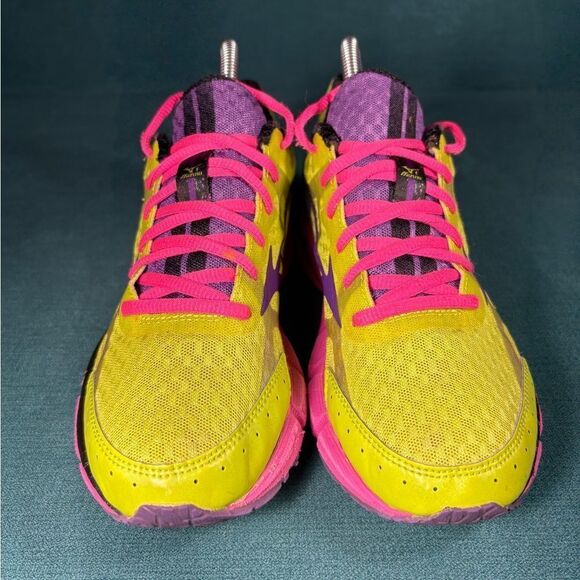 Size 7.5 - Women’s Mizuno wave rider multicolor shoes - Picture 4 of 9
